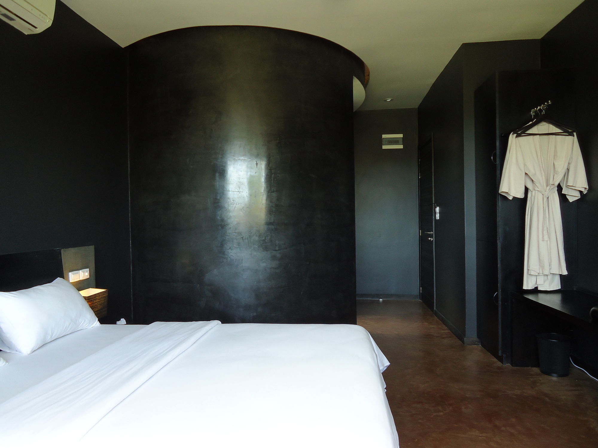 Men S Resort And Spa - Caters To Gay Men Siem Reap Bagian luar foto