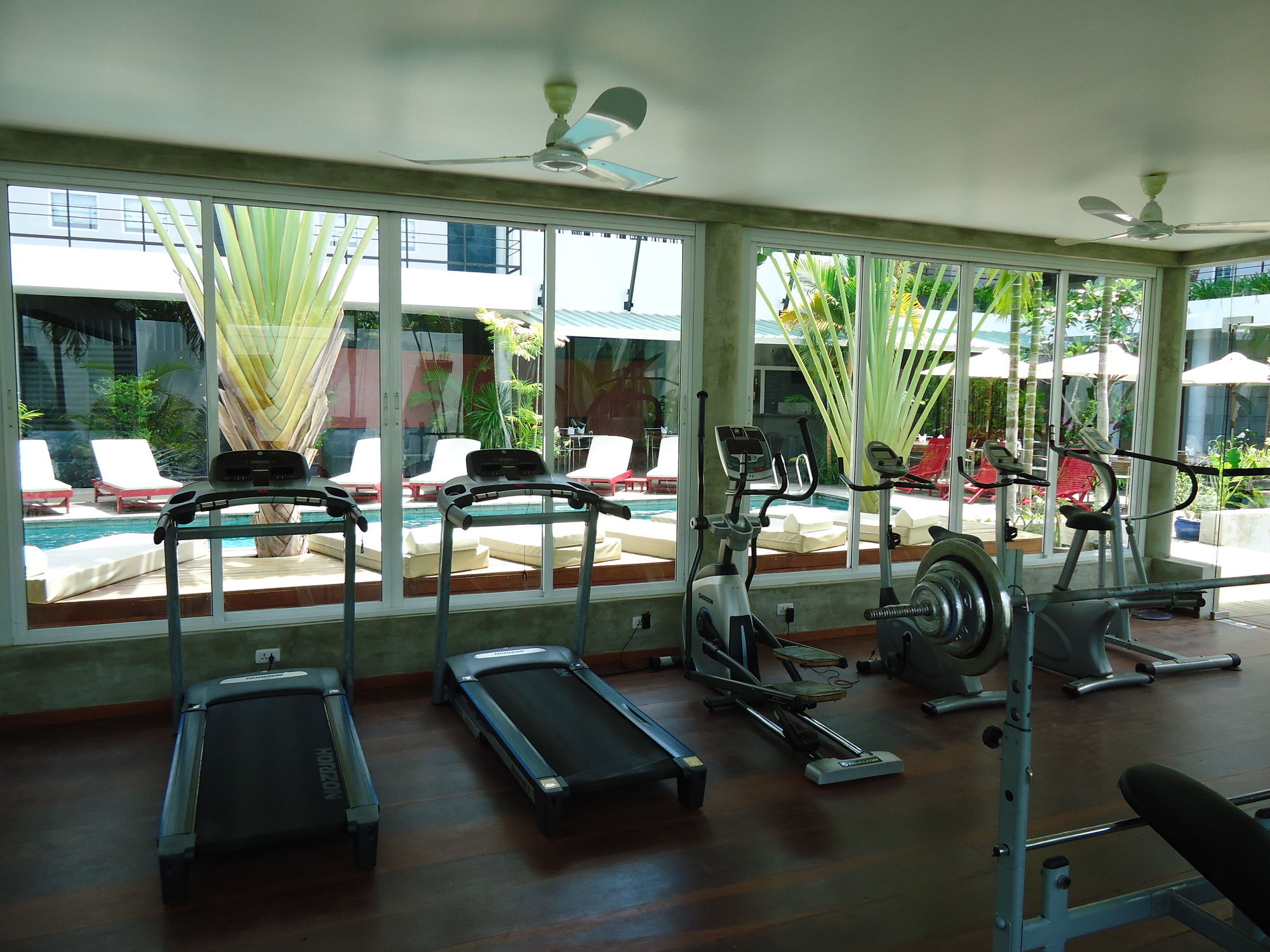 Men S Resort And Spa - Caters To Gay Men Siem Reap Bagian luar foto